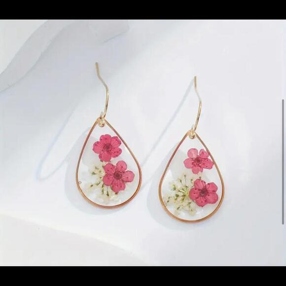 Red Floral Resin Gold Plated Earrings - Picture 1 of 1